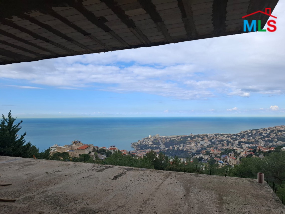 A 1,368 SQM Land With A Residential Building For Sale in Kfarhbeib