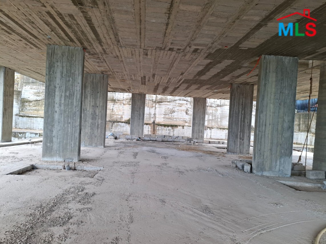 A 1,368 SQM Land With A Residential Building For Sale in Kfarhbeib