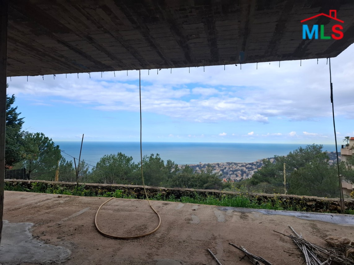 A 1,368 SQM Land With A Residential Building For Sale in Kfarhbeib