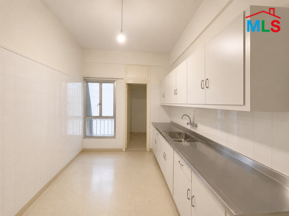 3-Bedrooms Apartment For Sale in Achrafieh, Sodeco