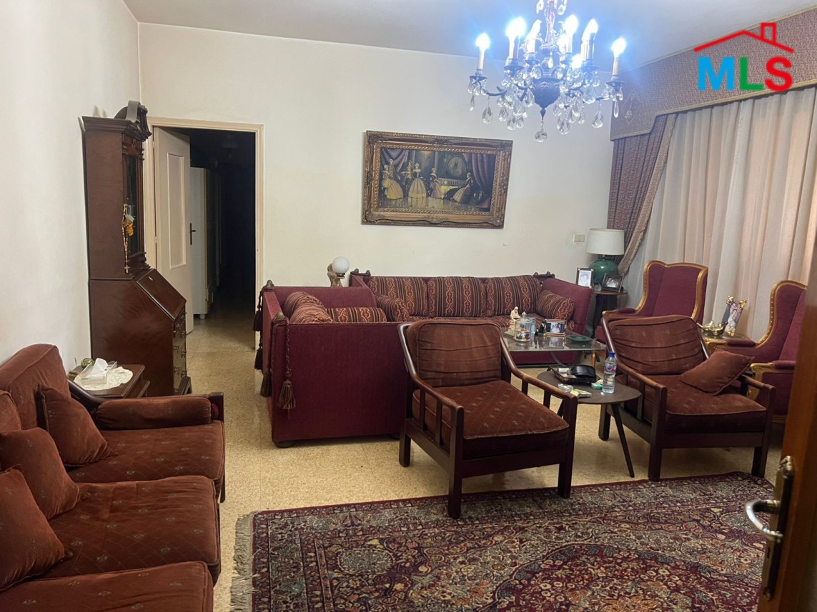 Spacious Apartment For Sale in Furn El Chebbak