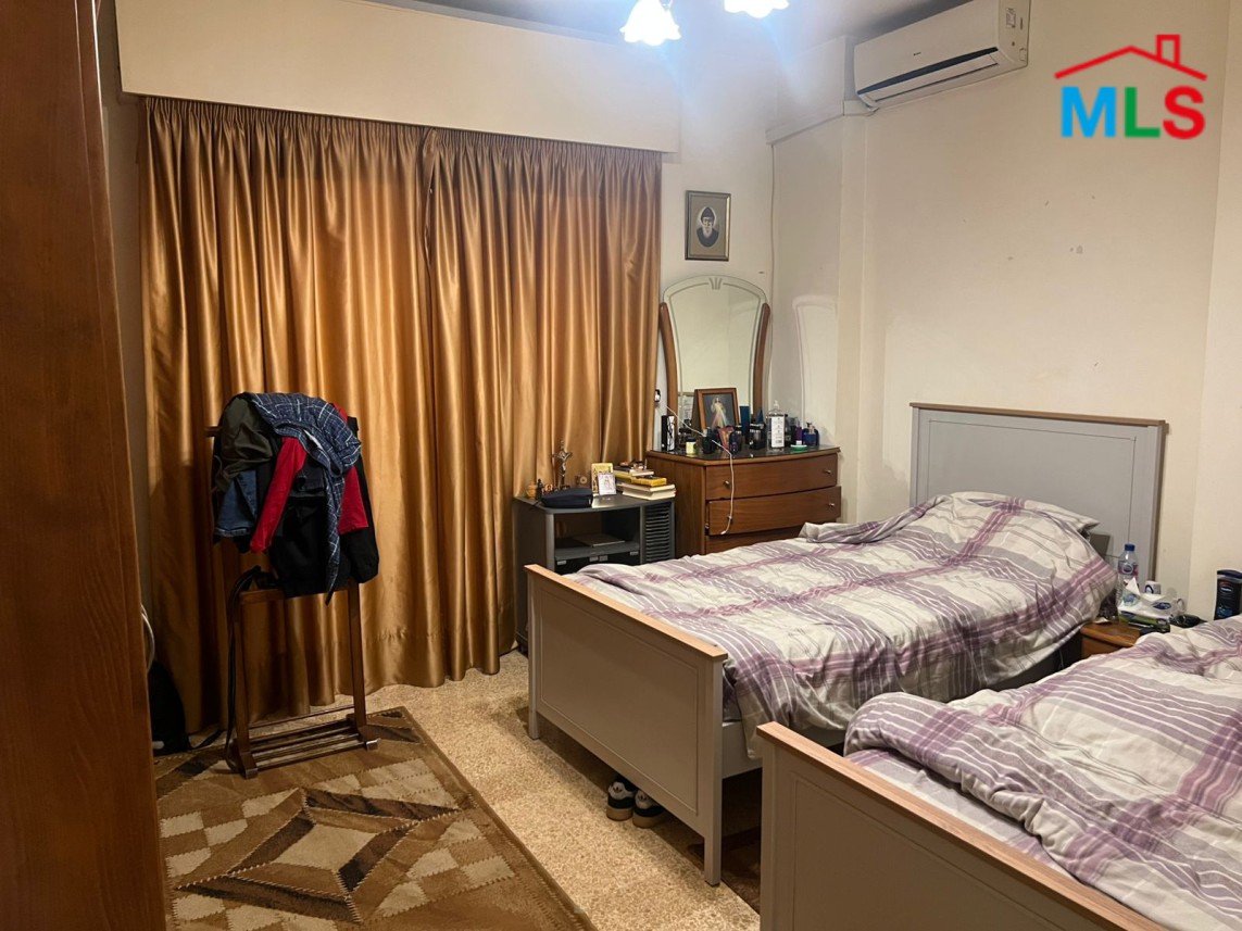 Spacious Apartment For Sale in Furn El Chebbak
