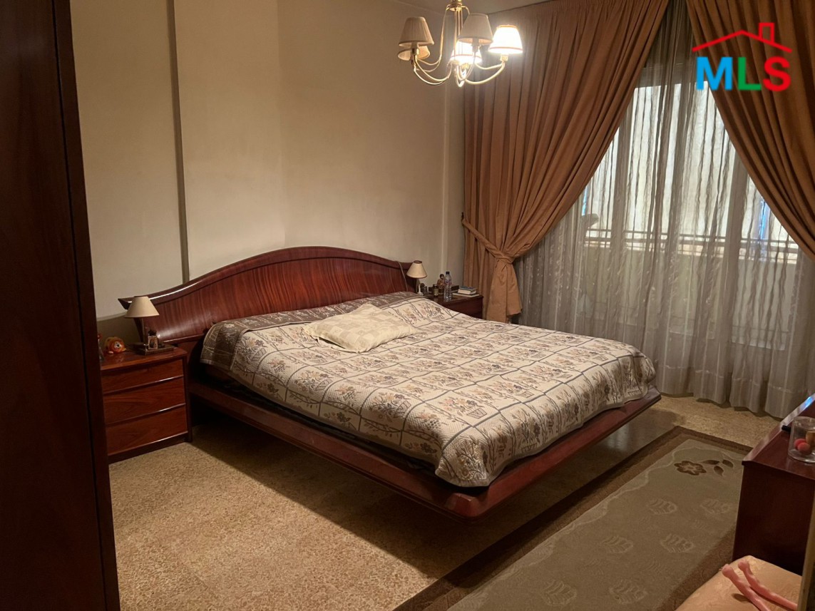 Spacious Apartment For Sale in Furn El Chebbak