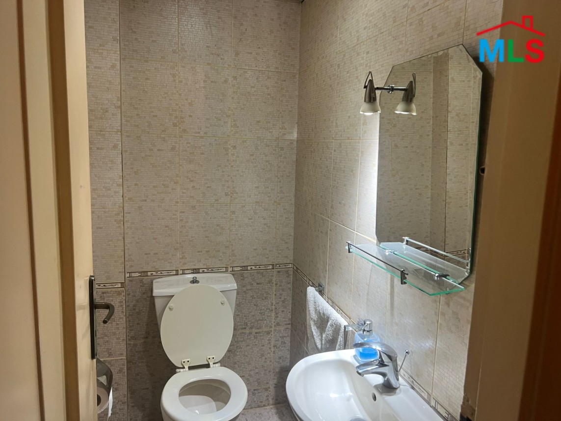 Spacious Apartment For Sale in Furn El Chebbak