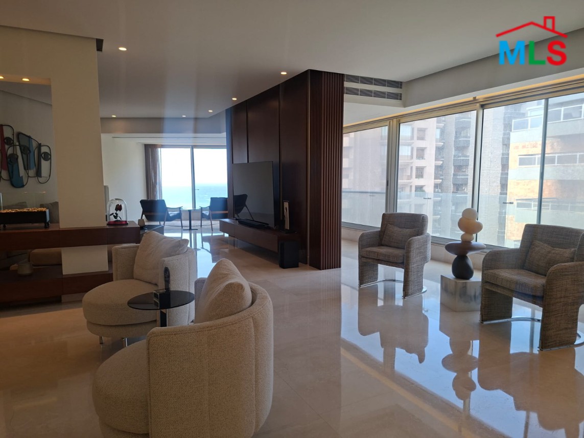 Elegant Apartment with Sea View For Sale in Ain El-Tineh