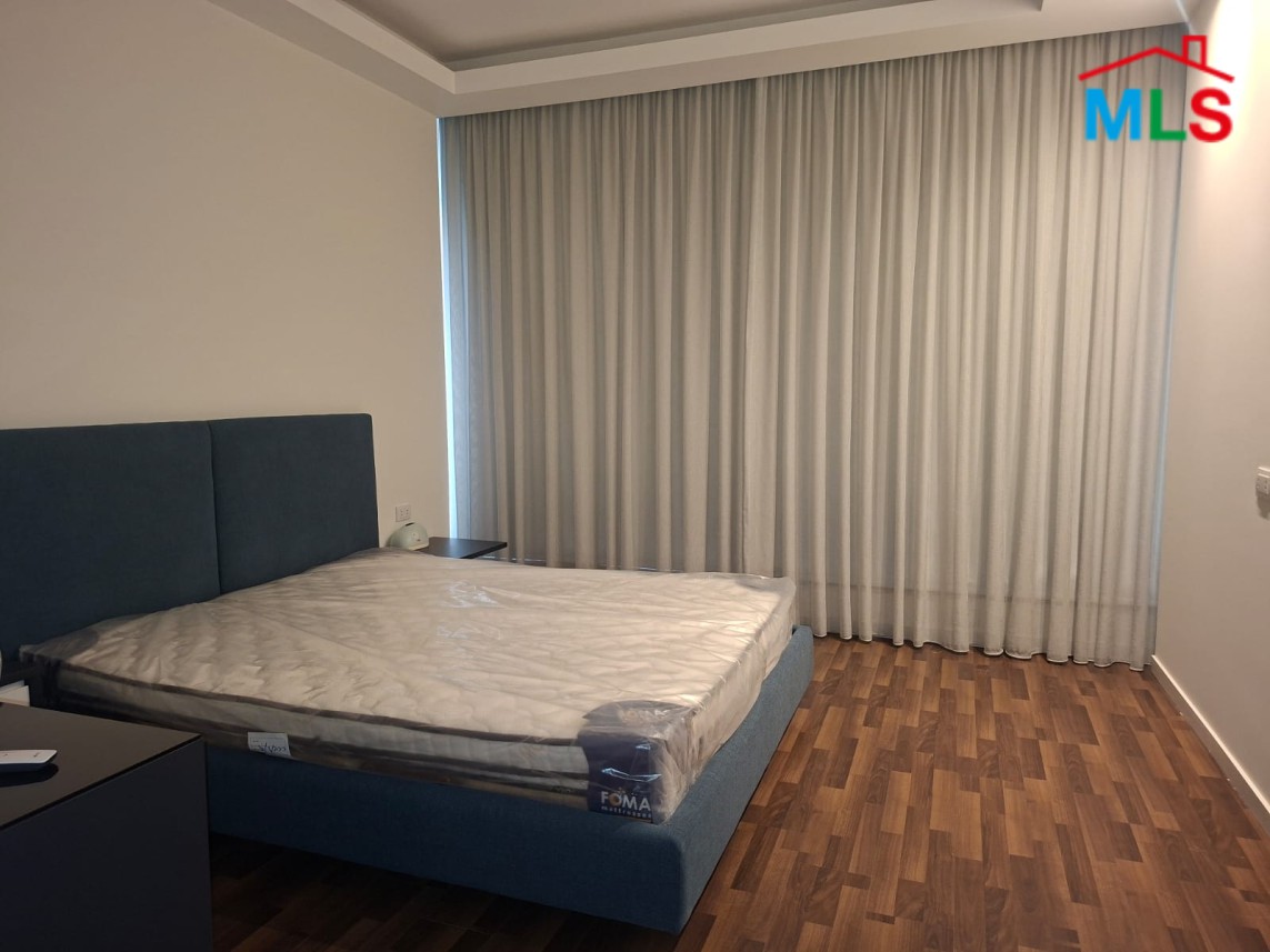 Elegant Apartment with Sea View For Sale in Ain El-Tineh