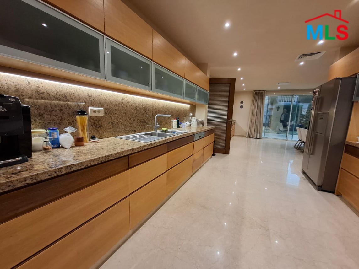 Exclusive ! High-End Apartment with Panoramic Sea View For Sale in Adma