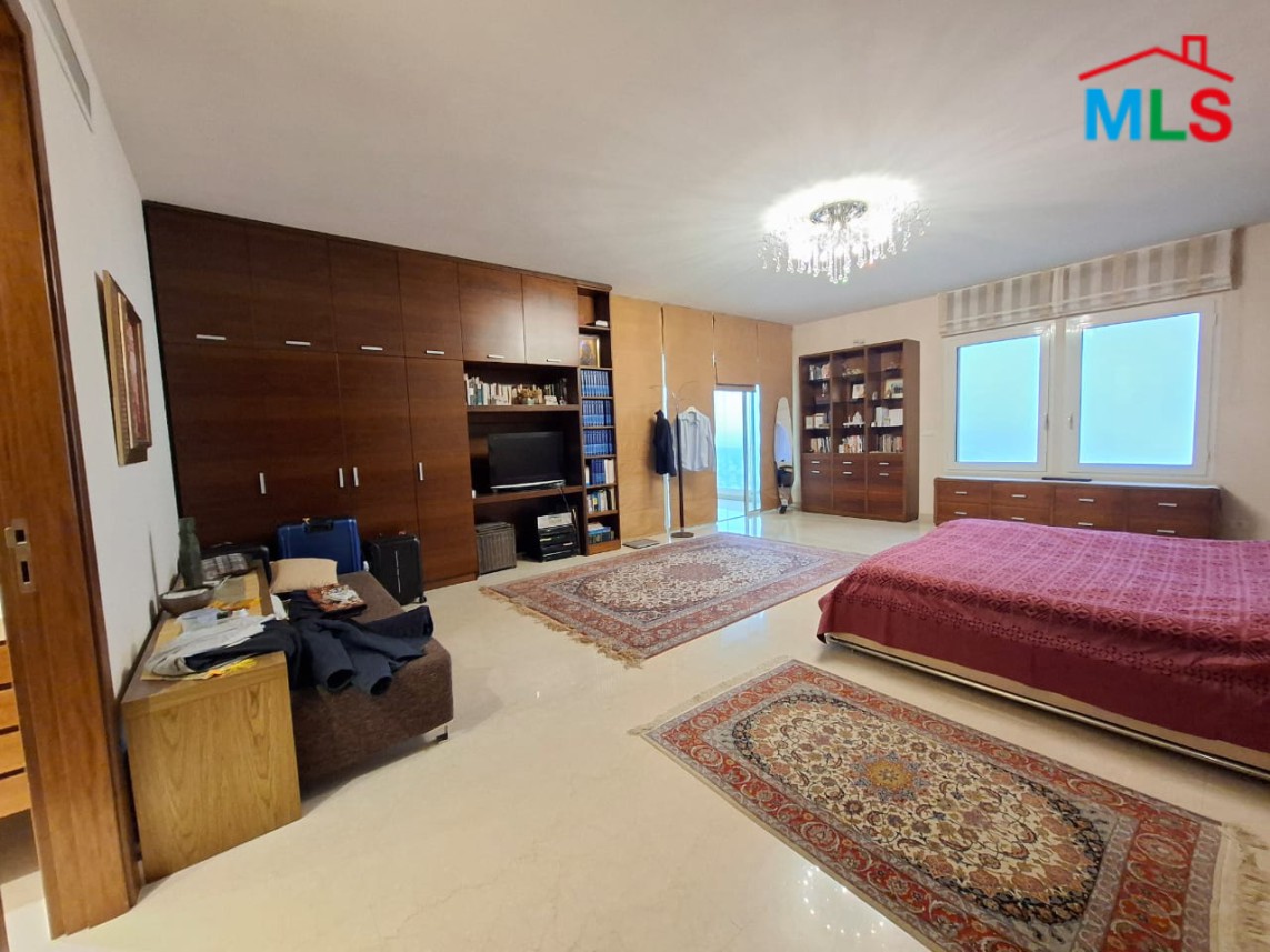 Exclusive ! High-End Apartment with Panoramic Sea View For Sale in Adma