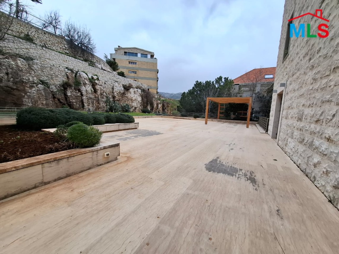 Exclusive ! High-End Apartment with Panoramic Sea View For Sale in Adma
