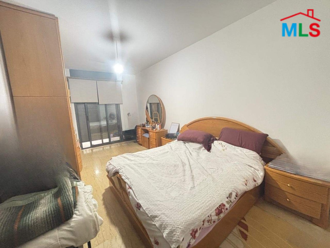 3-Bedroom Apartment For Sale in Ain El Mreisseh, Ras Beirut