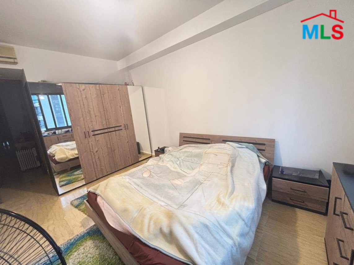 3-Bedroom Apartment For Sale in Ain El Mreisseh, Ras Beirut