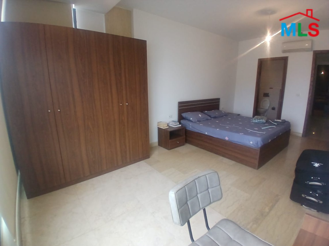 3-Bedroom Apartment For Sale in Ain El Mreisseh, Ras Beirut