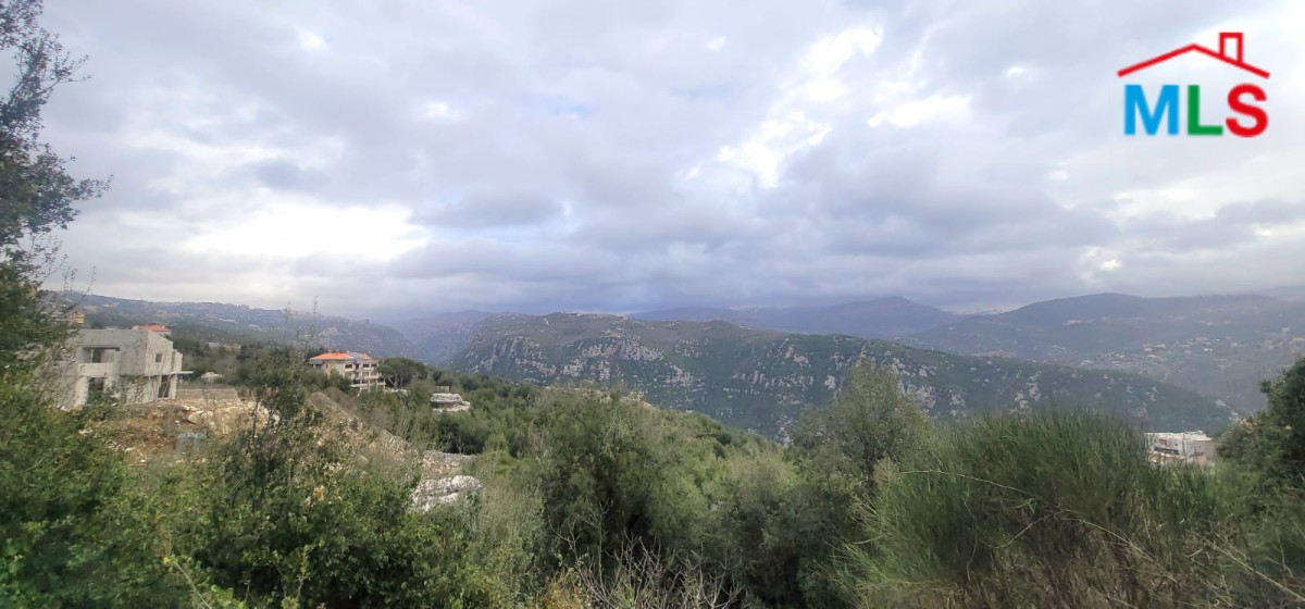 A 1000 SQM Land For Sale in A Calm Area in Klayaat