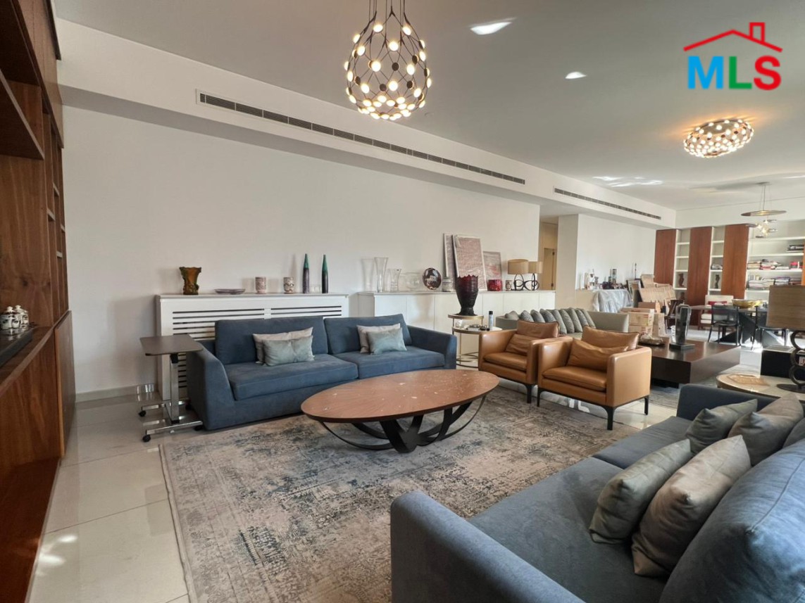 4-Bedroom Apartment with Open View For Sale in Gemayzeh, Saifi