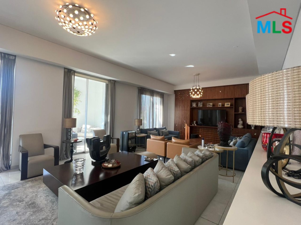 4-Bedroom Apartment with Open View For Sale in Gemayzeh, Saifi