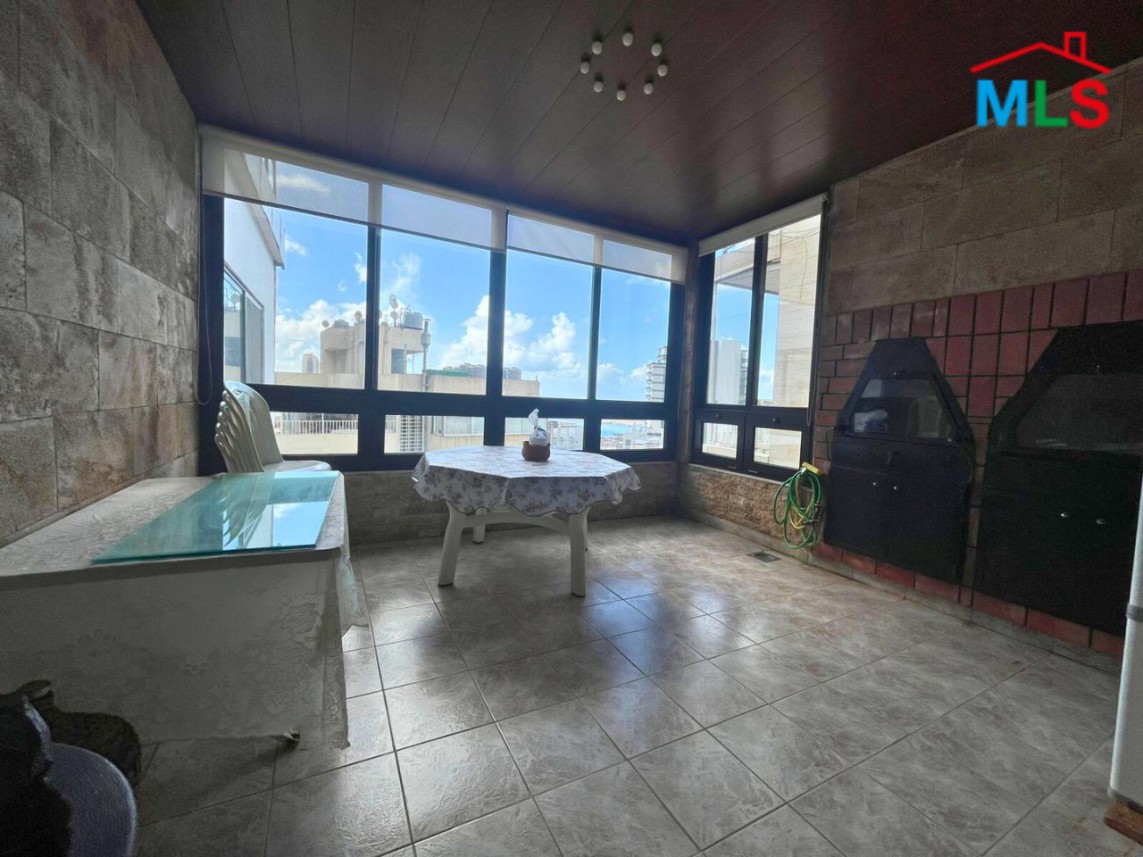 4-Bedroom Apartment with Sea View For Sale in Achrafieh, Geitawi