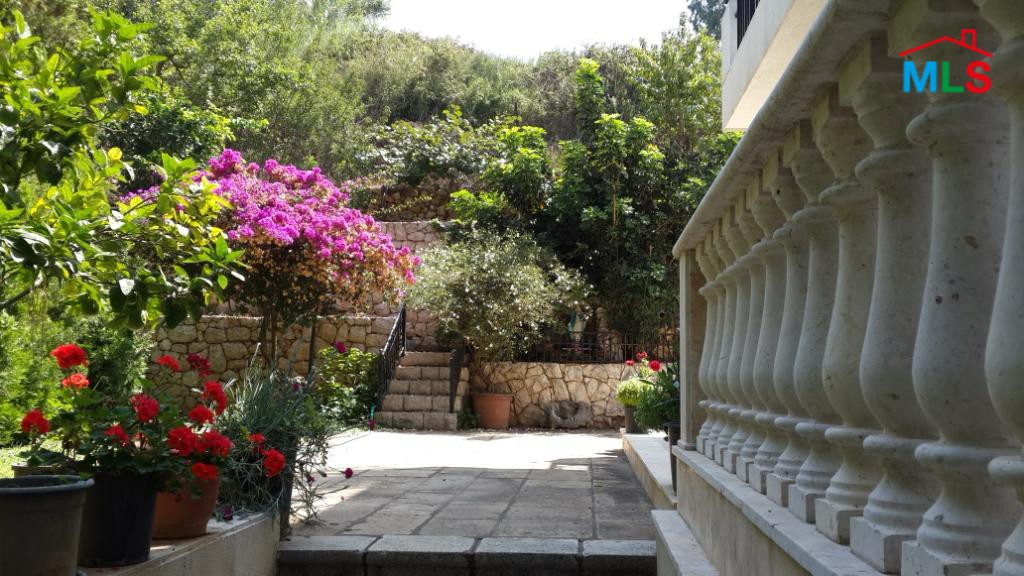 An Amazing Villa With Panoramic Sea View For Sale in Ain Saadeh