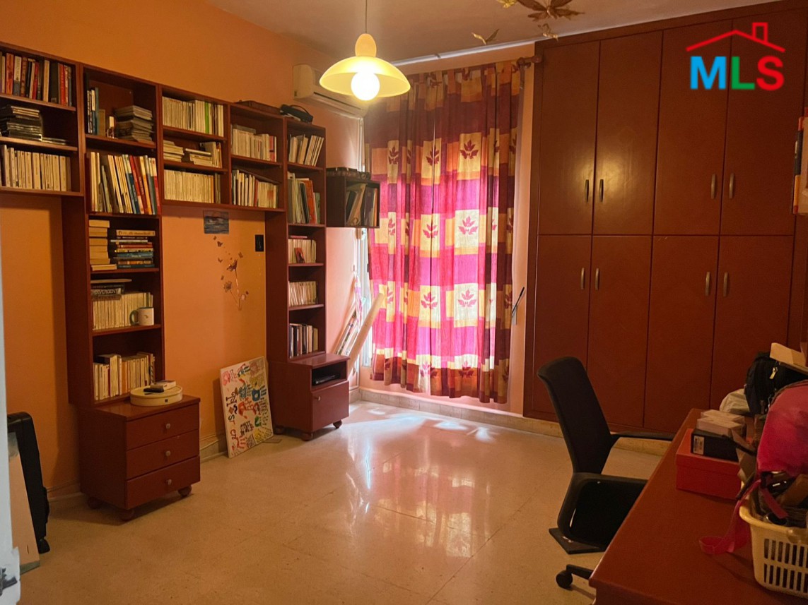 4-Bedroom Apartment For Sale in Haret Hreik