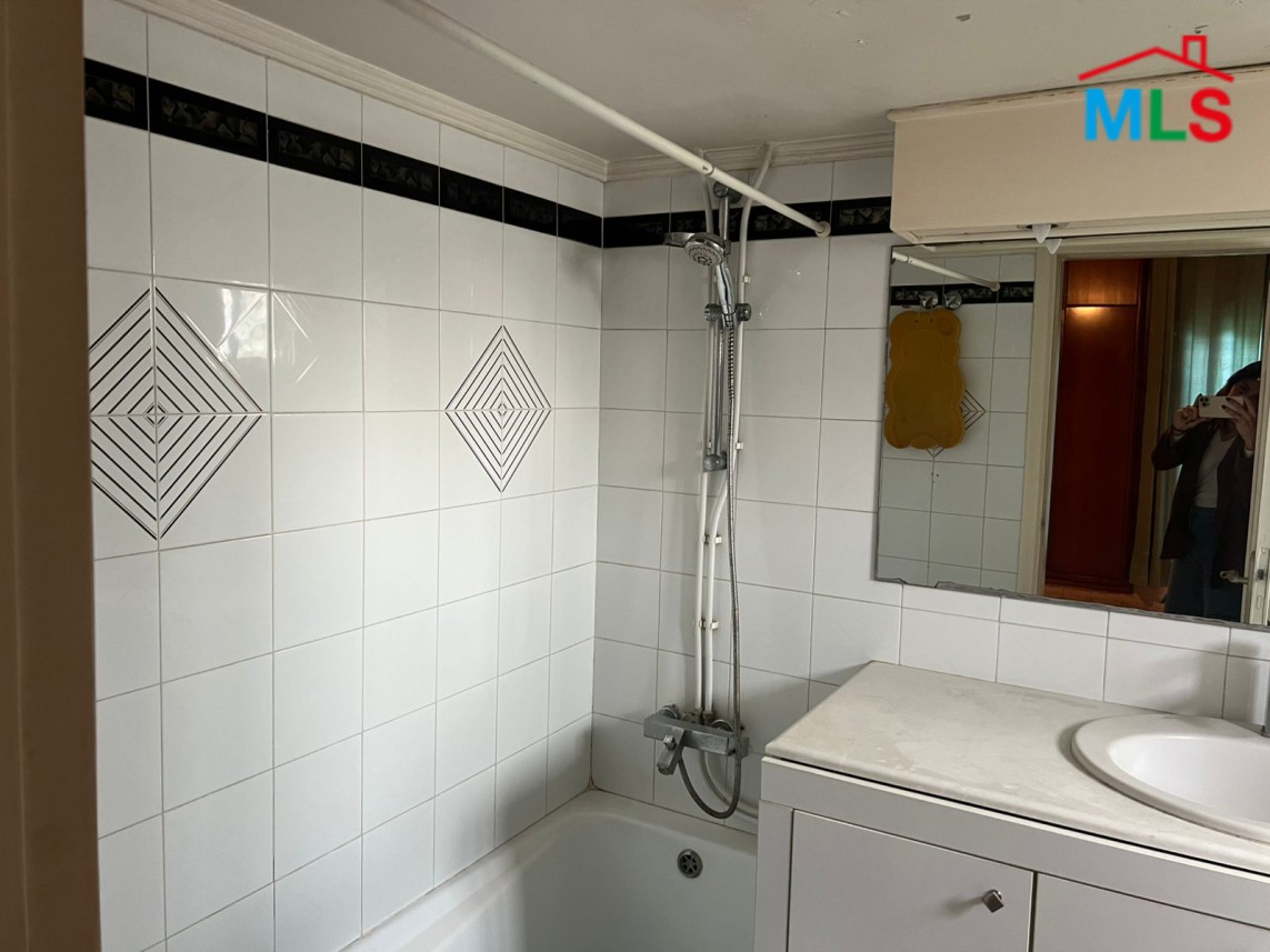 4-Bedroom Apartment For Sale in Haret Hreik
