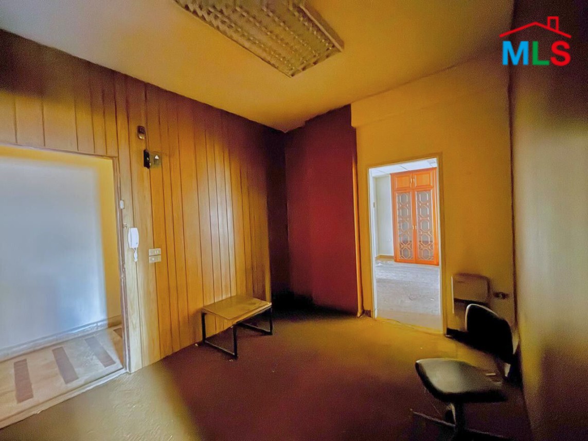 36 SQM Office For Sale in Badaro