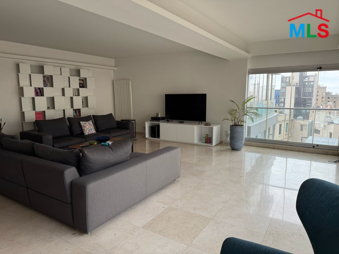 Luxurious Apartment For Sale in Achrafieh, Carré D'or