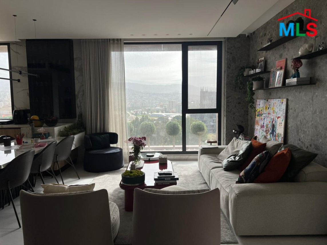 Luxurious 3-Bedroom Apartment For Sale in Achrafieh, Sioufi