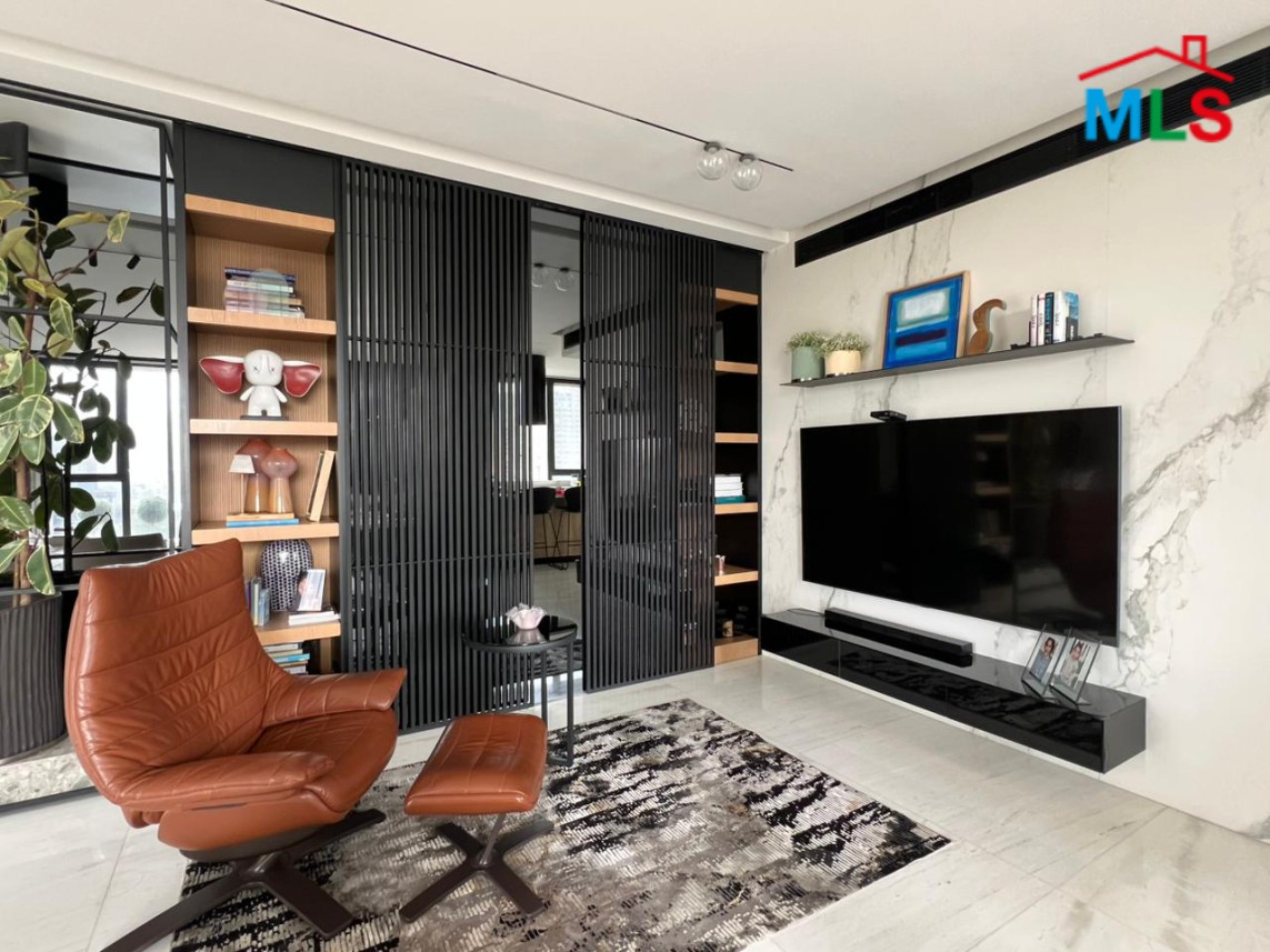 Luxurious 3-Bedroom Apartment For Sale in Achrafieh, Sioufi