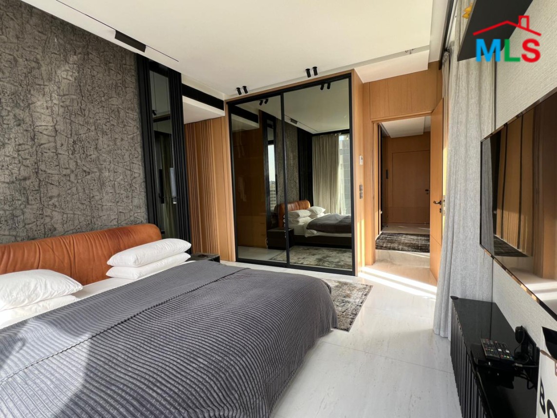 Luxurious 3-Bedroom Apartment For Sale in Achrafieh, Sioufi