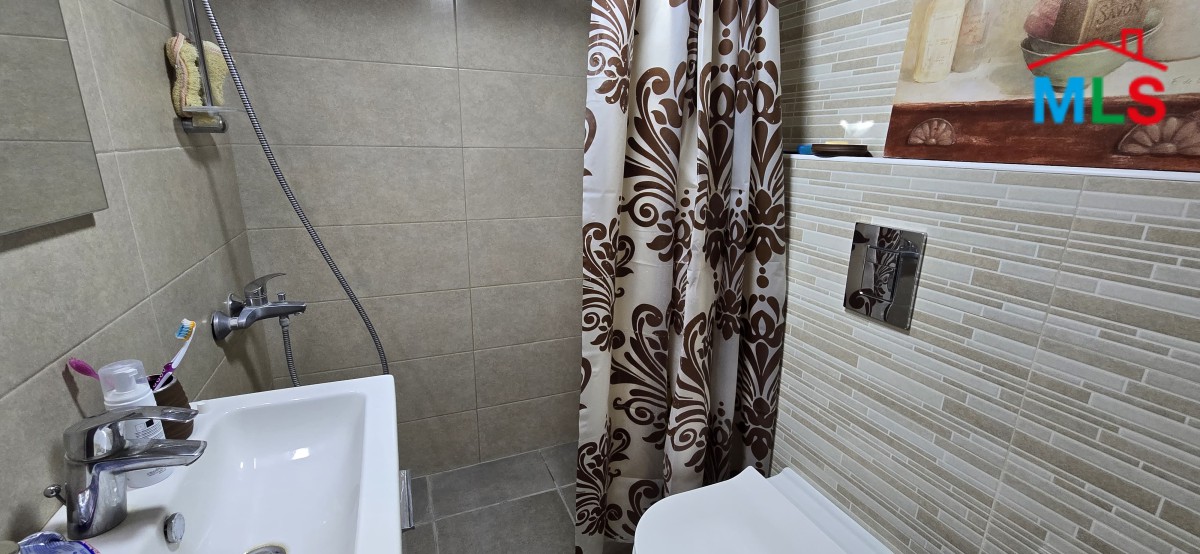 Nicely Decorated Apartment For Sale in Ras El Nabeh, Beirut