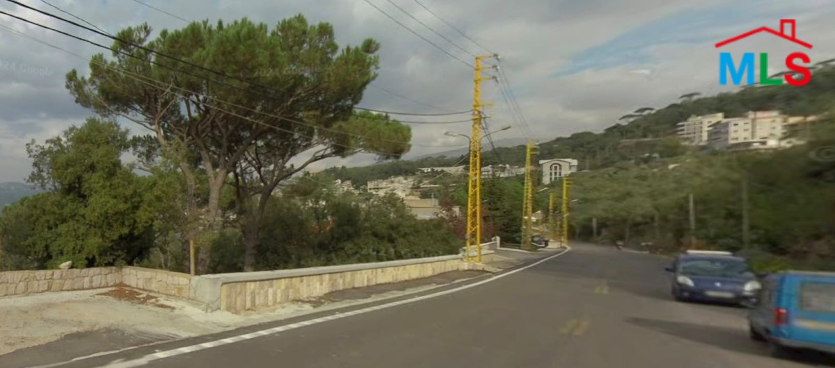 A 813 SQM Land For Sale in Chwaya, El Metn
