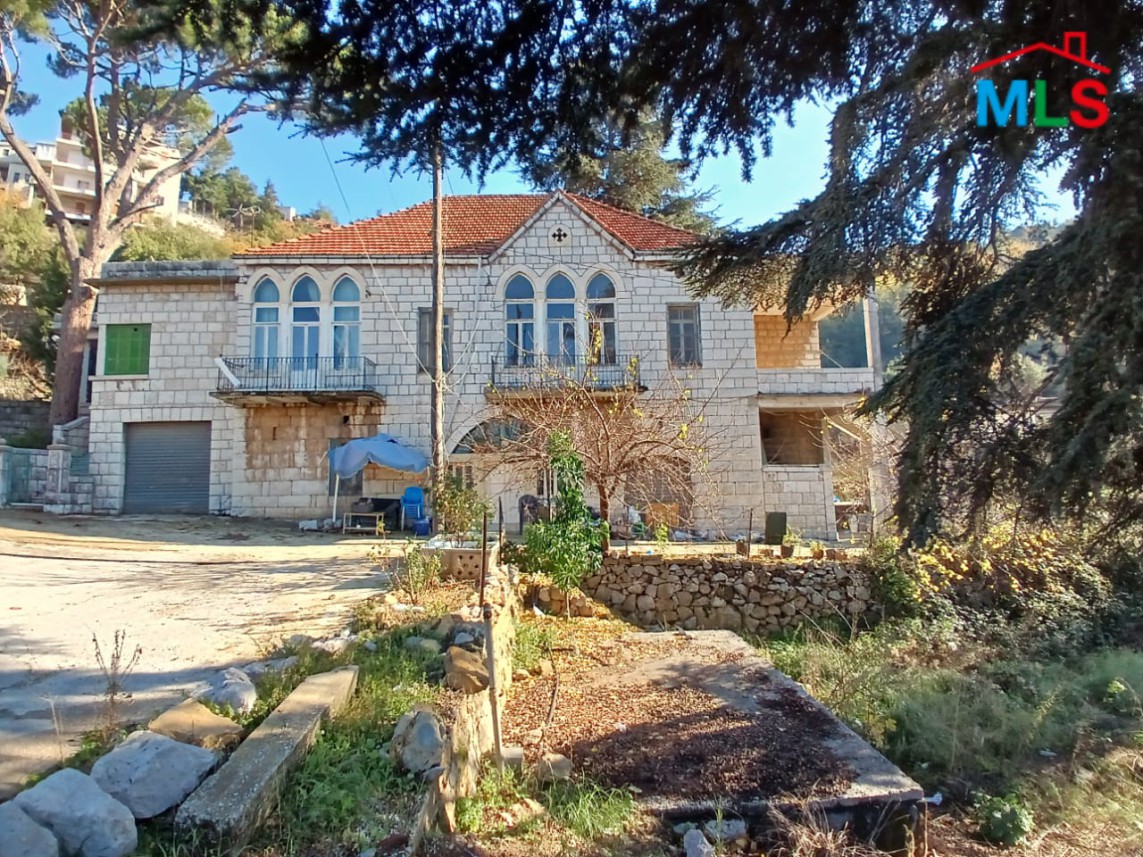 Exclusive! A 3,815 Land With Traditional Lebanese House For Sale in Khenchara