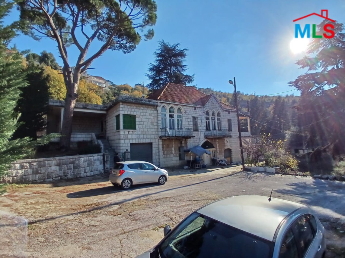 Exclusive! A 3,815 Land With Traditional Lebanese House For Sale in Khenchara