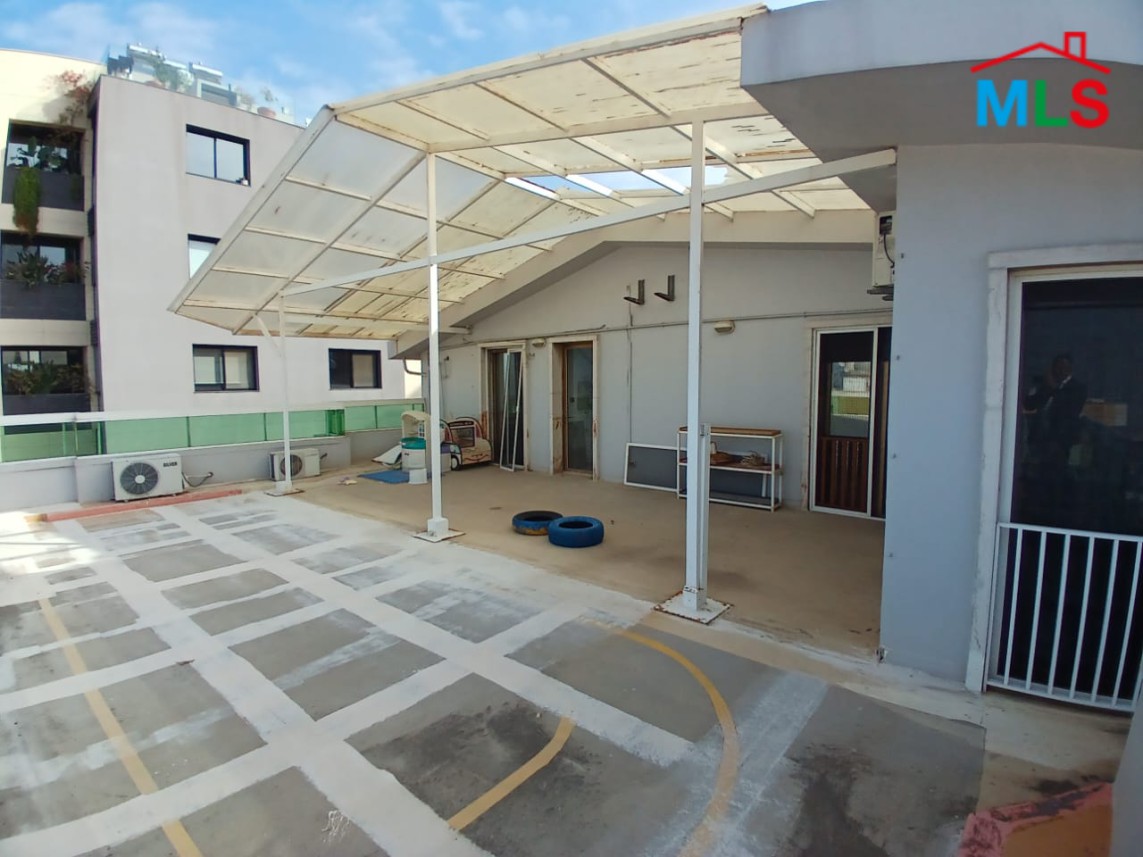 Exclusive! Spacious Villa With An Amazing Open View For Sale in Naccache