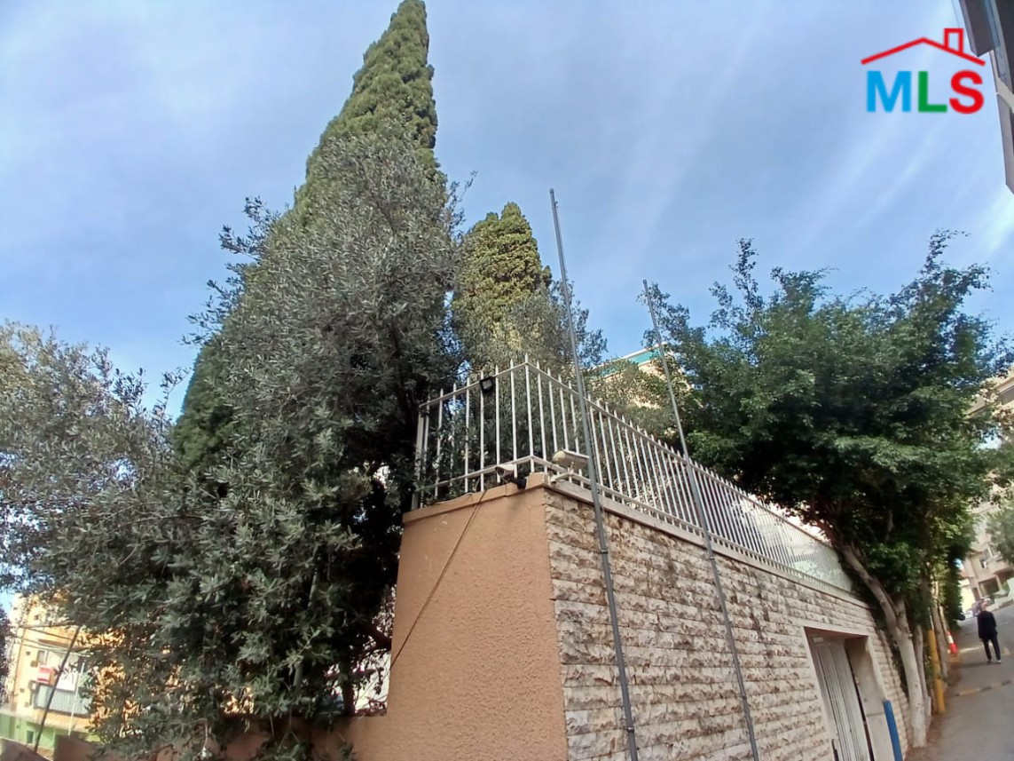 Exclusive! Spacious Villa With An Amazing Open View For Sale in Naccache