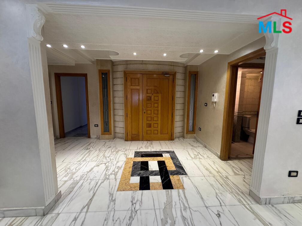 Beautiful 3-Bedroom Apartment For Sale in Ramlet Al Bayda, Beirut