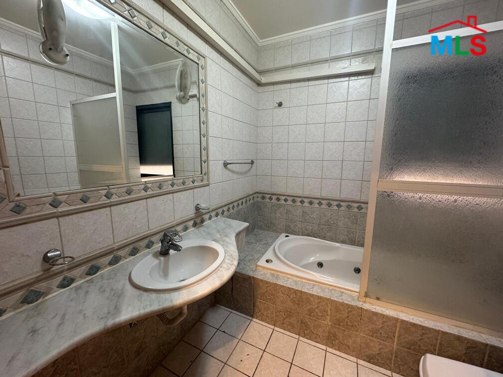 Beautiful 3-Bedroom Apartment For Sale in Ramlet Al Bayda, Beirut