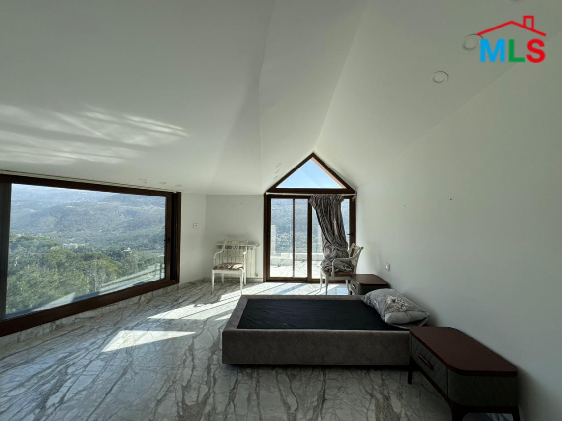Luxurious Furnished Villa For Sale in Baabdat