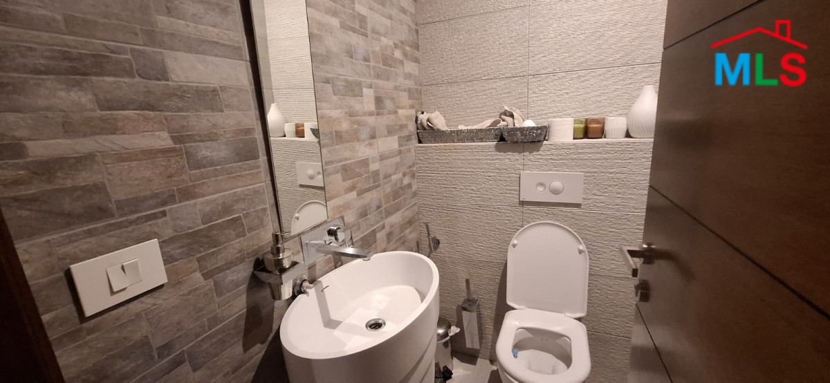 Fully furnished Decorated High-End Apartment For Sale in Bsalim