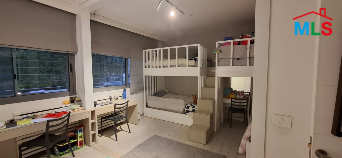 Fully furnished Decorated High-End Apartment For Sale in Bsalim