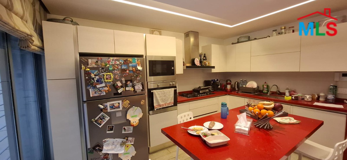 Fully furnished Decorated High-End Apartment For Sale in Bsalim