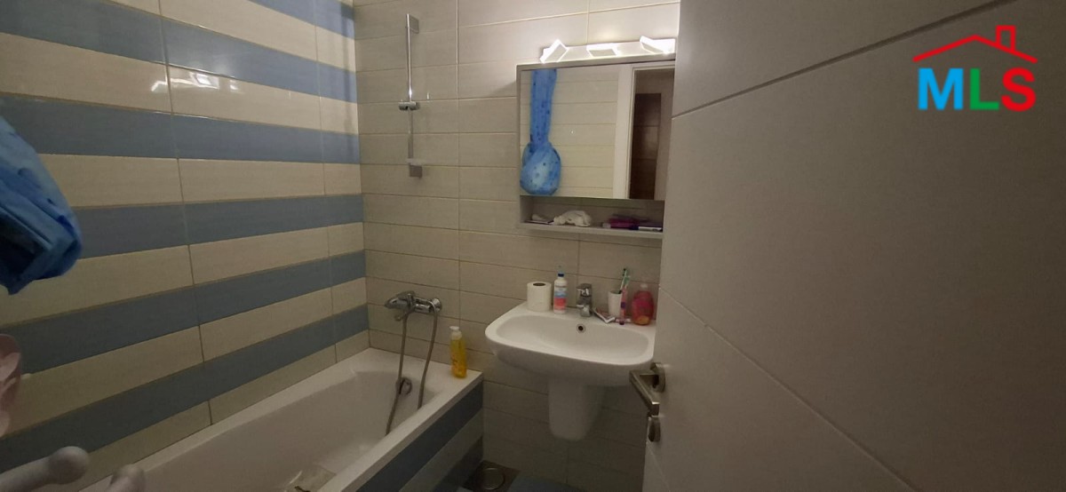 Fully furnished Decorated High-End Apartment For Sale in Bsalim