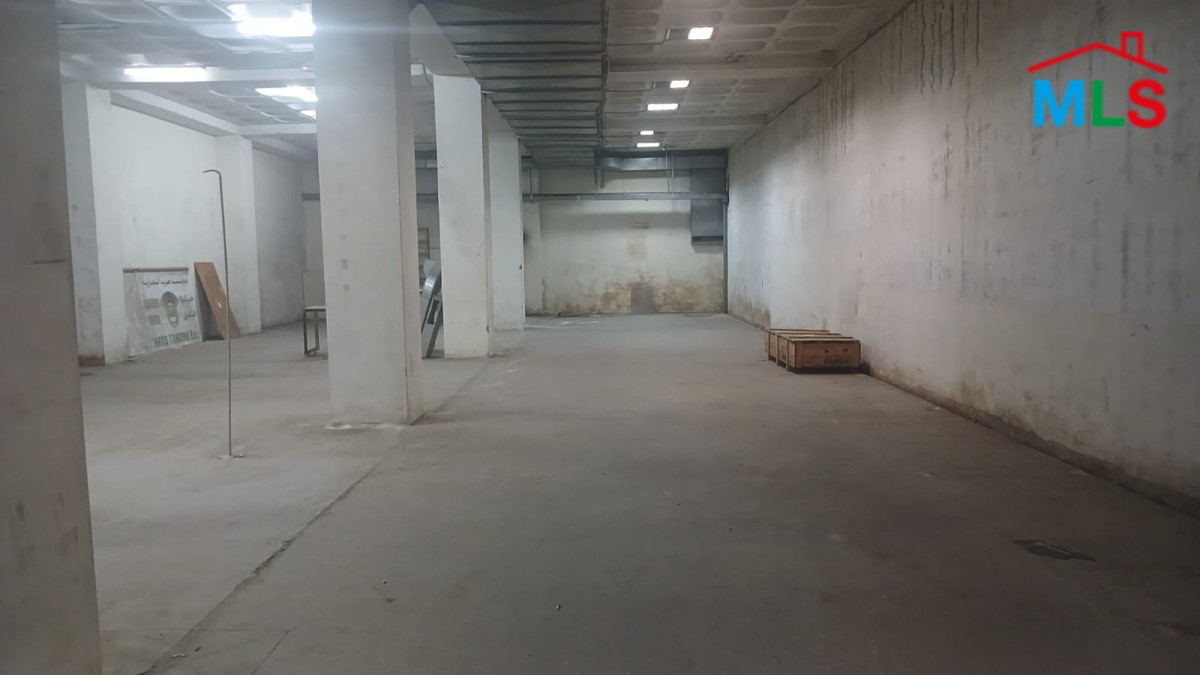 An Industrial Warehouse For Sale in Mar Roukoz