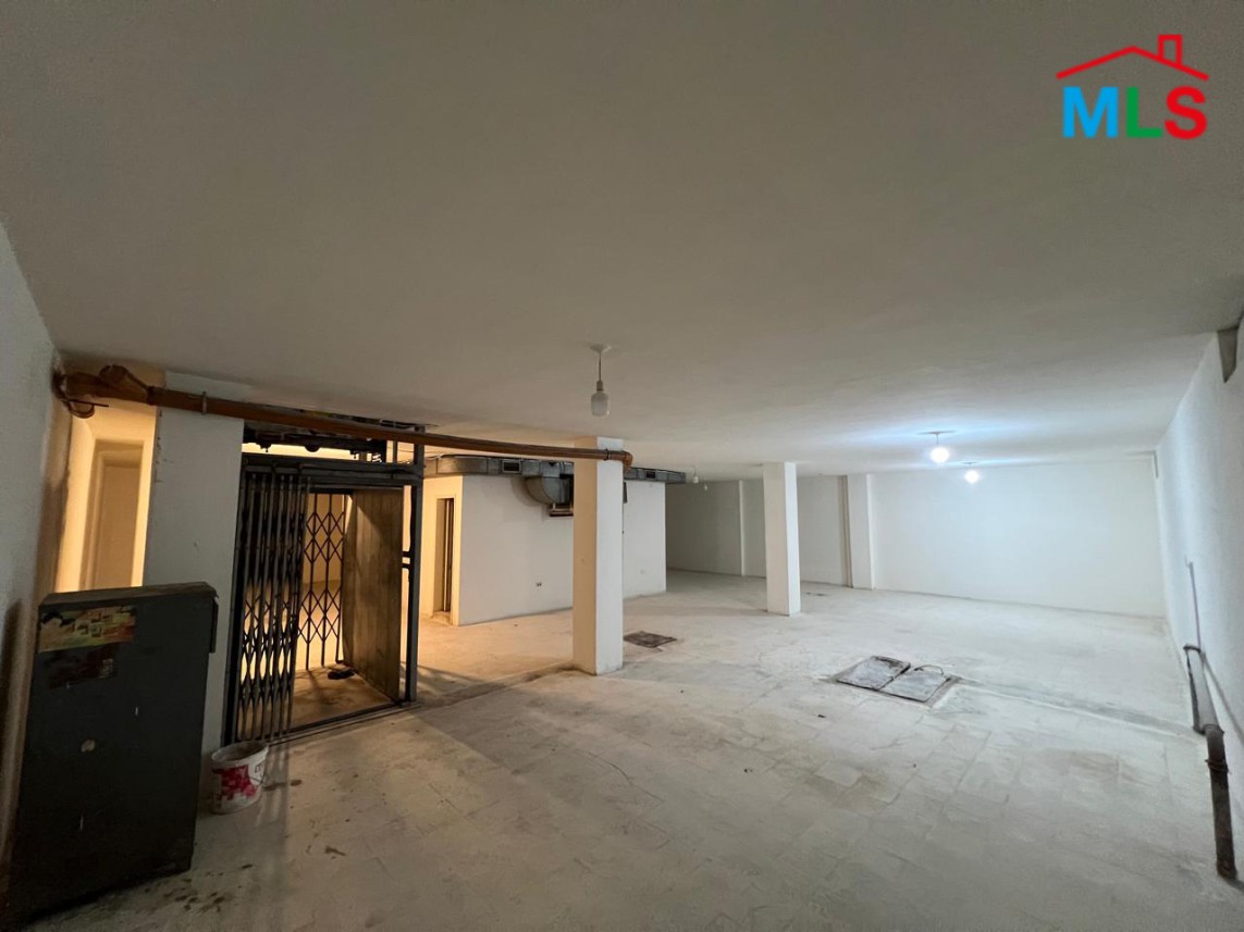 Ready to Move-in 1,500 SQM Warehouse For Sale in Tallet Al Khayat, Beirut