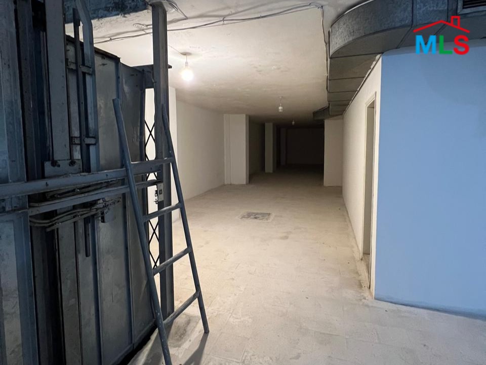 Ready to Move-in 1,500 SQM Warehouse For Sale in Tallet Al Khayat, Beirut
