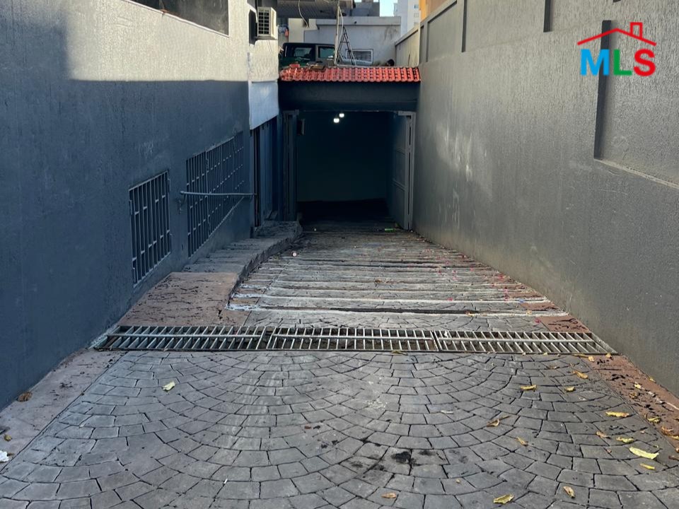 Ready to Move-in 1,500 SQM Warehouse For Sale in Tallet Al Khayat, Beirut