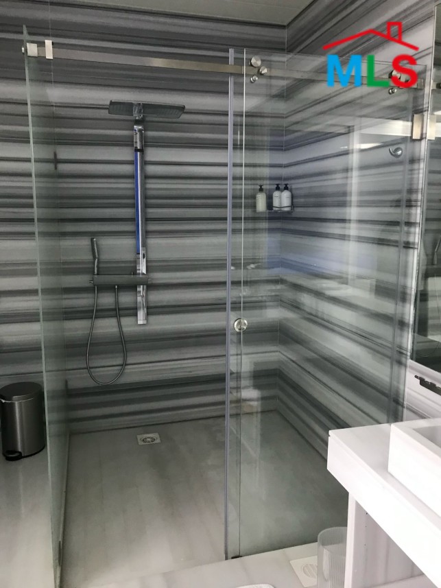 Villa Pieds Dans L'eau with Pool For Sale In Kfar Aabida, Batroun