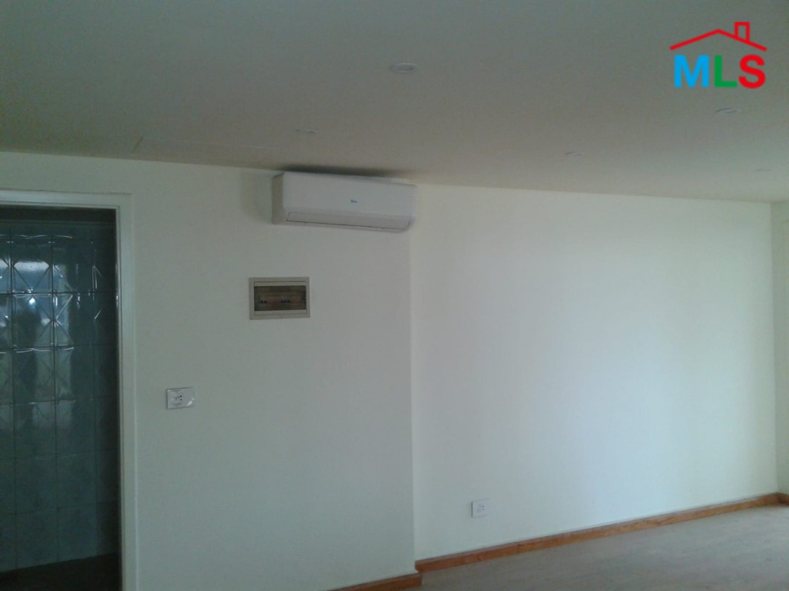 A 120 SQM Office For Sale in Dekwaneh
