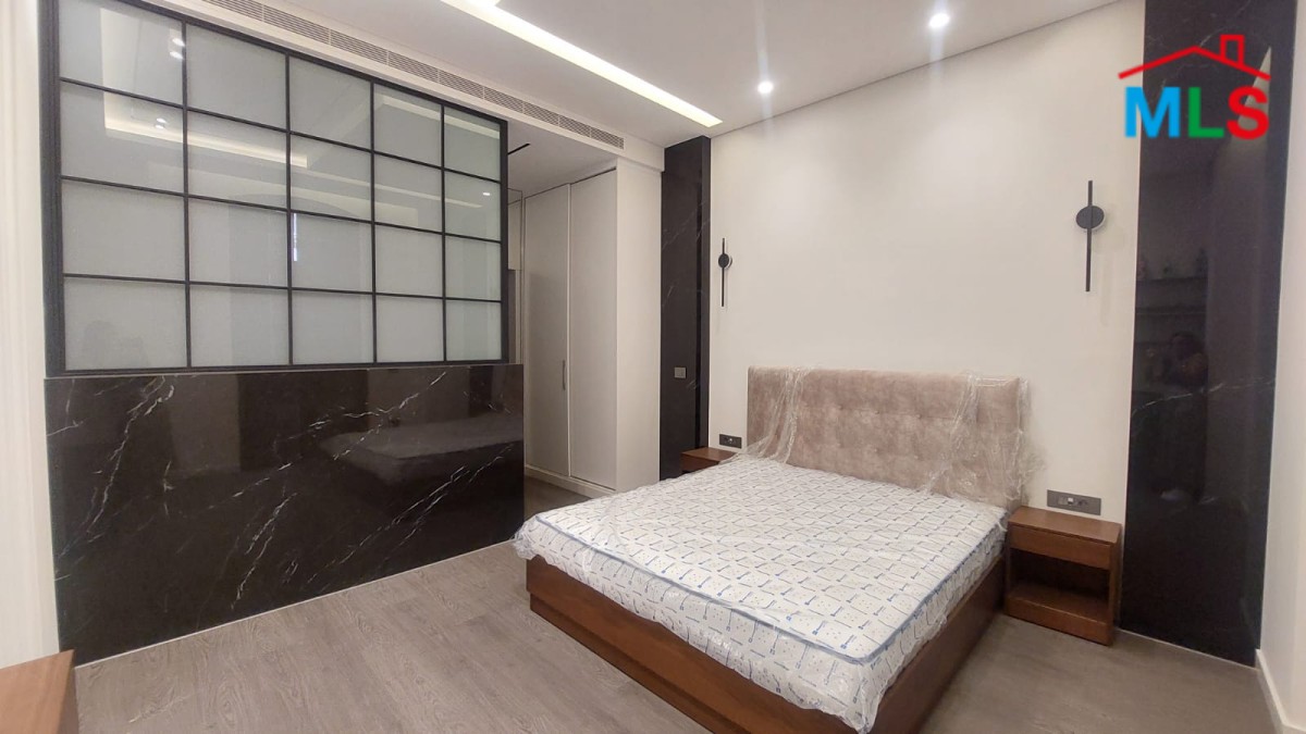Refined Office with Private Suite/Apartment For Sale in Down Town