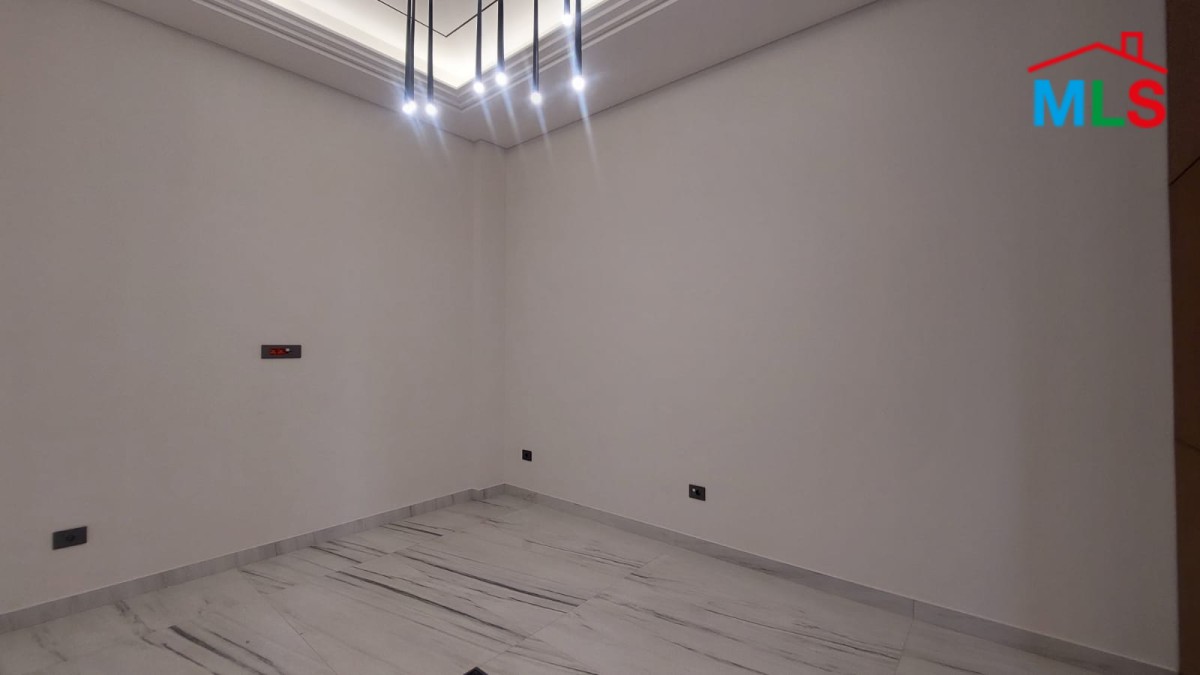 Refined Office with Private Suite/Apartment For Sale in Down Town