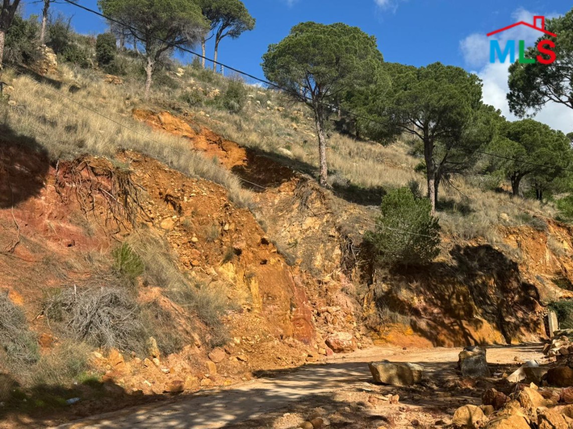 A 839 SQM Land For Sale in Beit Merri